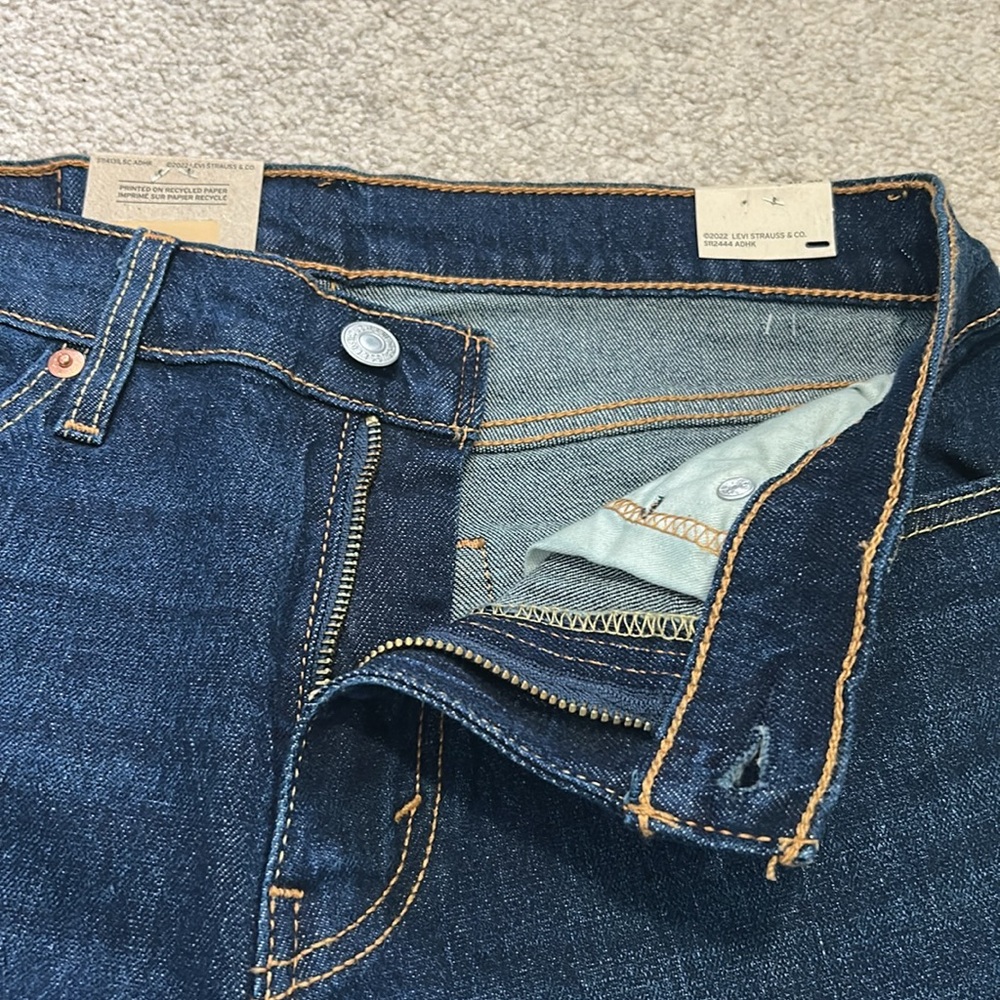 Levi’s Jean - Picture 4 of 13